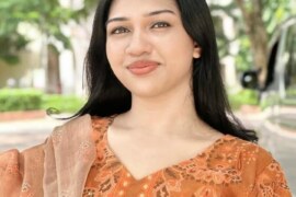 আমার কাকীমা আর কাকাতো বোনের সাথে