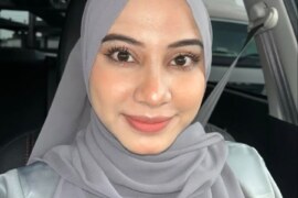 আম্মু ও বোনকে বউয়ের মতো ডুকালাম।