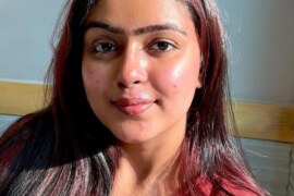 ডাক্তার নাকি পাড়ার মেয়ে