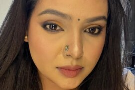 বন্ধুর বউকে চুলের মুঠি দরে ইচ্ছে মতো করলাম।