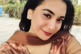 বাড়িওয়ালা কাকিমা অতিরিক্ত রেগে গেছেন