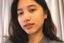 মায়ের সাথে নৌকা ভ্রমন